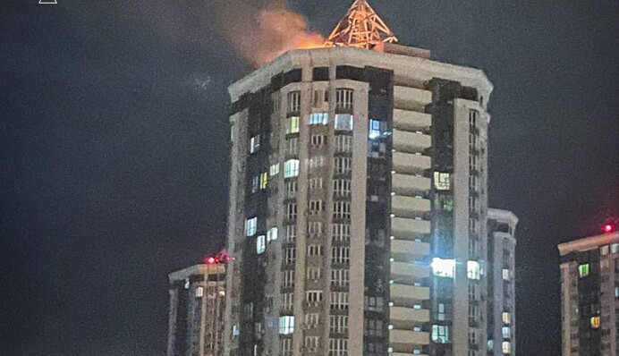 ​У Броварах під Києвом уламки дрона влучили в багатоповерхівку