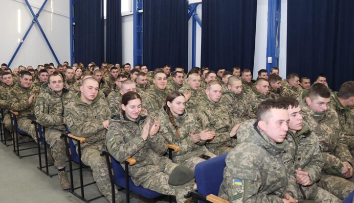 В Минобороны пообещали существенно увеличить денежное обеспечение курсантов военных вузов