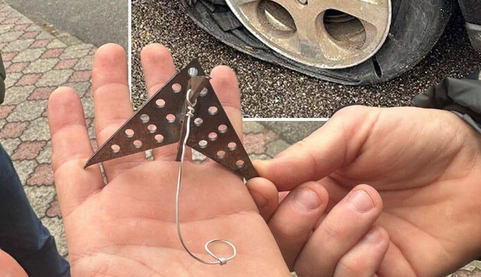 У Херсоні окупанти розкидають на дорогах пастки-