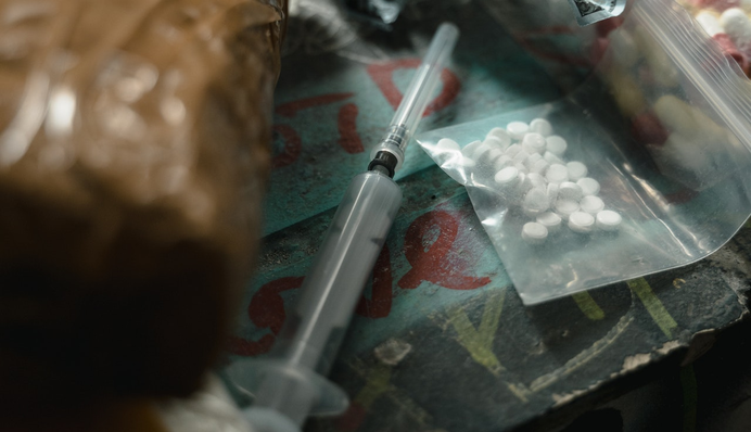В Киеве наркогруппировка зарабатывала ежемесячно более 5 млн грн на сбыте запрещенных веществ