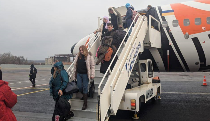 Україна евакуювала з Сирії десятки людей: з-поміж них 15 дітей