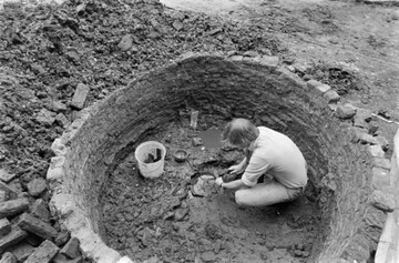 В Нидерландах в выгребной яме обнаружили уникальный 500-летний артефакт