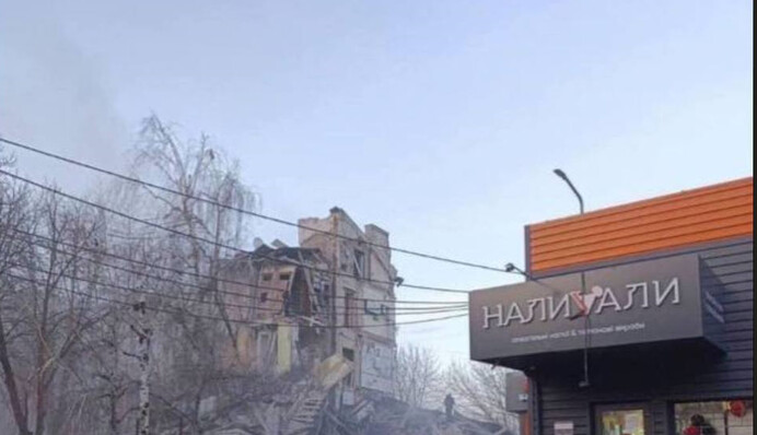 ​Росіяни вдарили по Кривому Рогу: поранених дістають з-під завалів