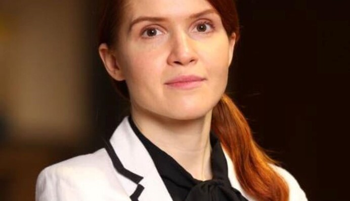 Мар'яна Безугла пішла у поетеси