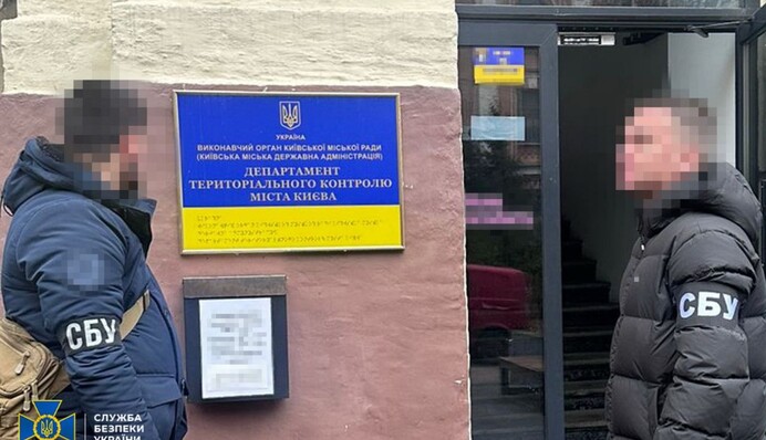 Требовал миллион долларов за решение земельных вопросов в КГГА: задержали одного из руководителей известной партии