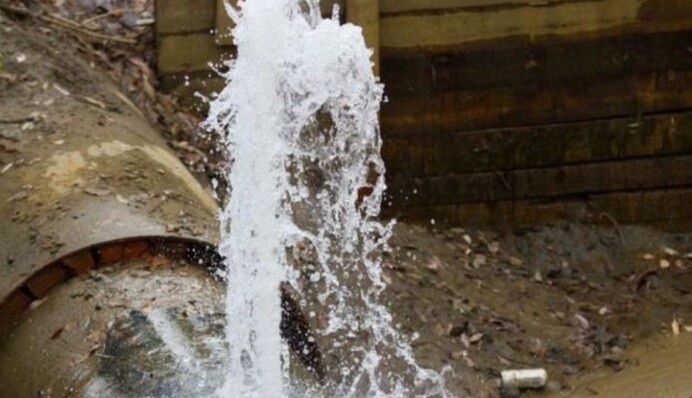 В Киеве на проспекте Победы забил 