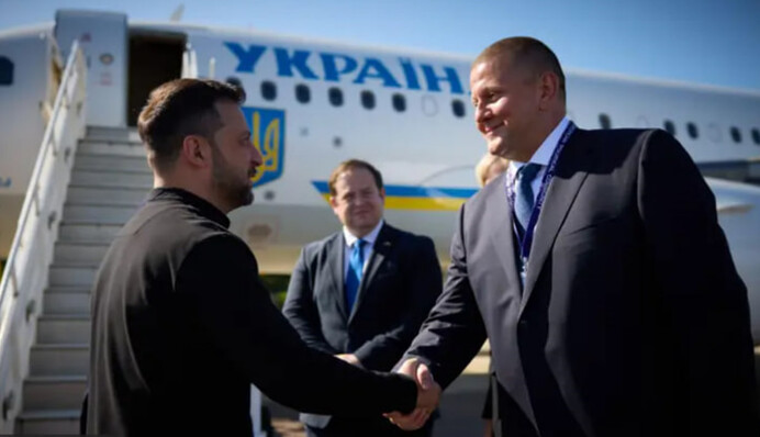 Если Залужный пойдет в президенты, Зеленскому тяжело будет победить, - социолог