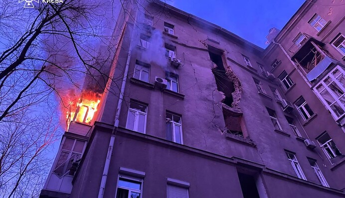Рятувальники показали наслідки ранкової атаки ворога на Київ