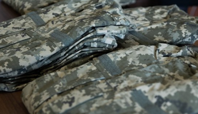 Ущерб на 140 млн грн за некачественную форму: командир воинской части пойдет под суд