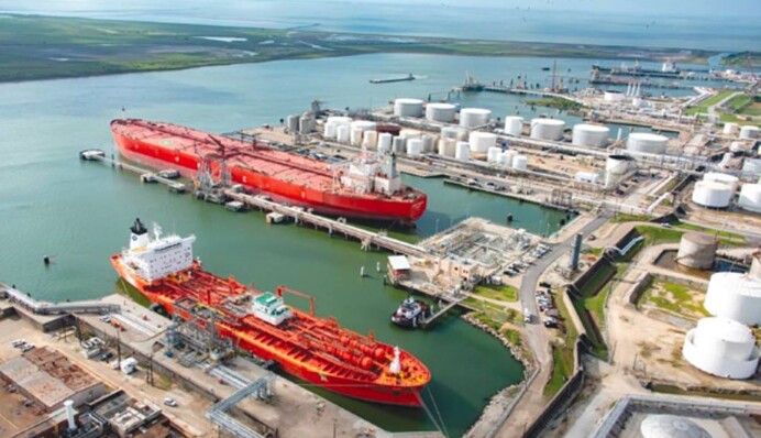 Дроны попали в газоперерабатывающий завод на малой родине Путина