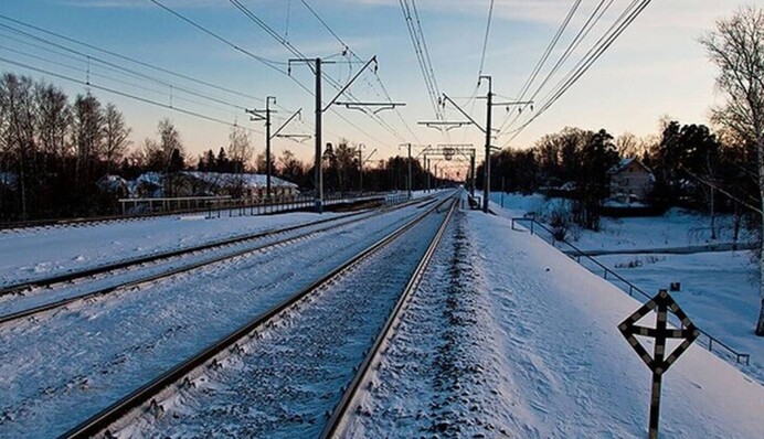 Контактна мережа залізниці та будинки: деталі про наслідки обстрілу Київщини