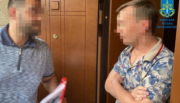 Вымогали по 40 тыс. грн еженедельно за право возить пассажиров - будут судить чиновников КГГА