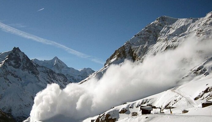 Рятувальники Прикарпаття закликають туристів утриматися від походів у гори