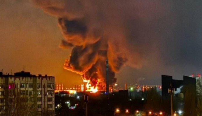 У Росії спалахнула нафтобаза після дронової атаки