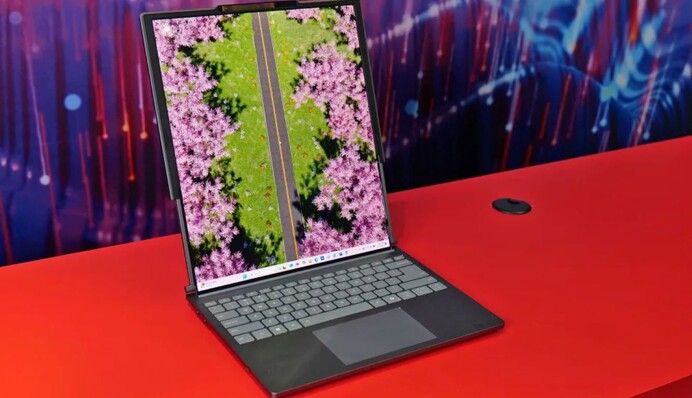 У США презентували перший у світі ноутбук із розсувним дисплеєм