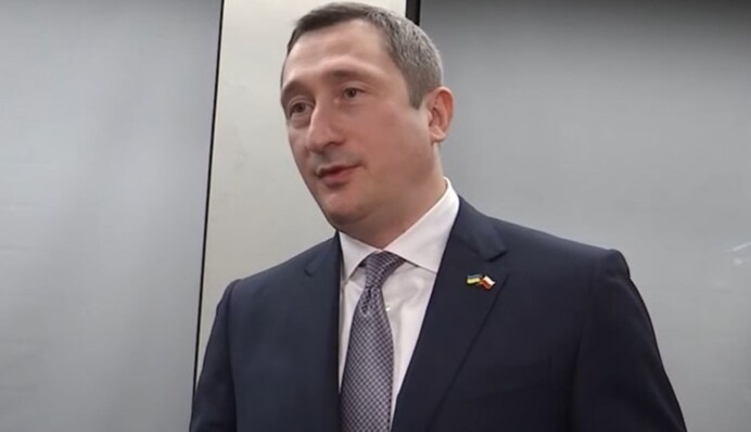 Україна запропонувала втікачам за кордон бронювання при роботі в ОПК