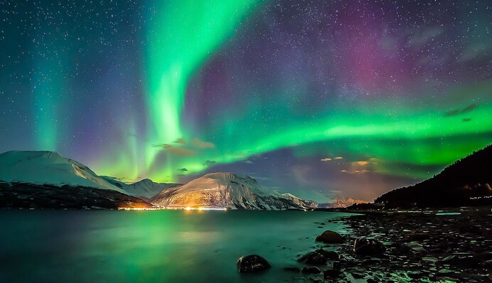 Як виглядає північне сяйво з космосу - астронавти зняли відео з борта МКС