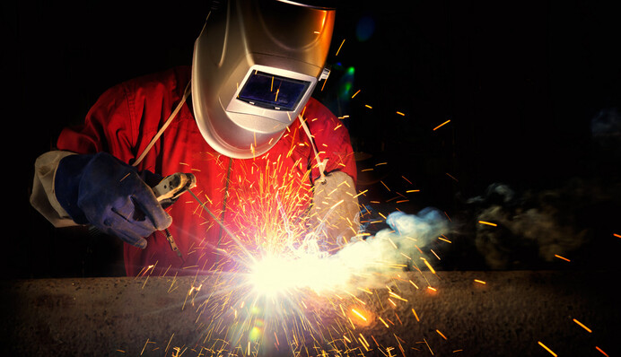 100 тысяч зарплаты и бронирование от мобилизации: какую работу предлагают в Украине