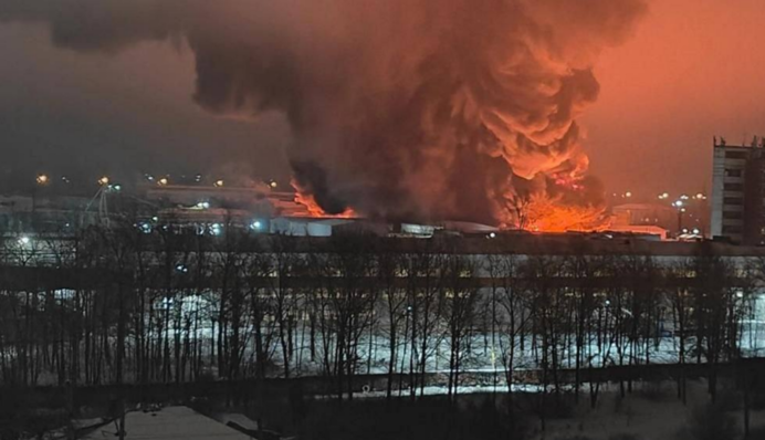 У Росії вибухи і великі пожежі в двох регіонах