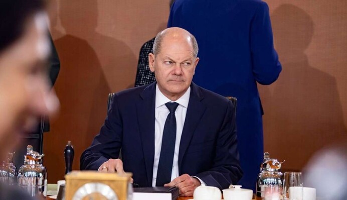 Испугался из-за избирателей: Шольц заблокировал помощь Украине