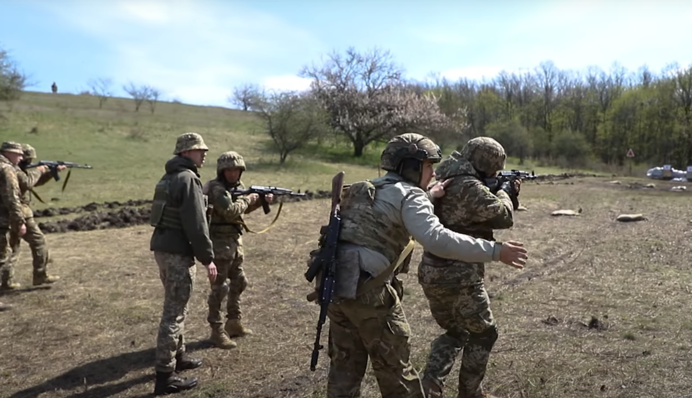 Сколько военных уже вернулись в армию из СЗЧ - данные Бюро расследований