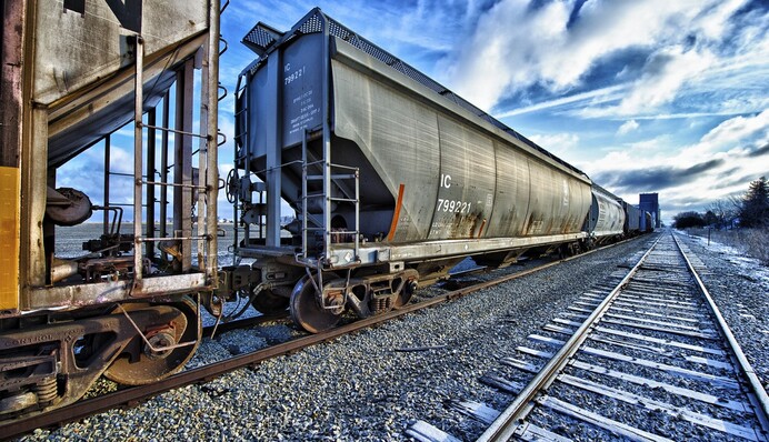 Сподіваємося на міністерство: УЗА закликала не підвищувати ціни на вантажі Укрзалізниці
