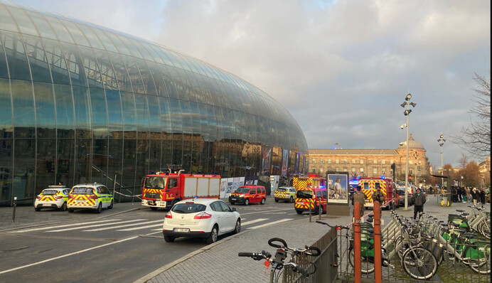 ​Півсотні потерпілих та перекритий рух: у Франції біля вокзалу зіткнулися два трамваї