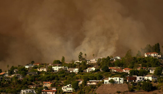 ​Ситуация критическая: пожары в Лос-Анджелесе забирают больше жизней, действует комендантский час