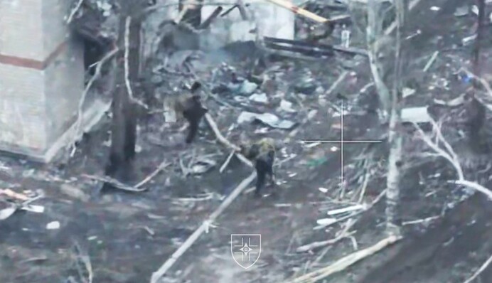 ​ЗСУ помітили в Торецьку переодягнених в цивільне російських військових