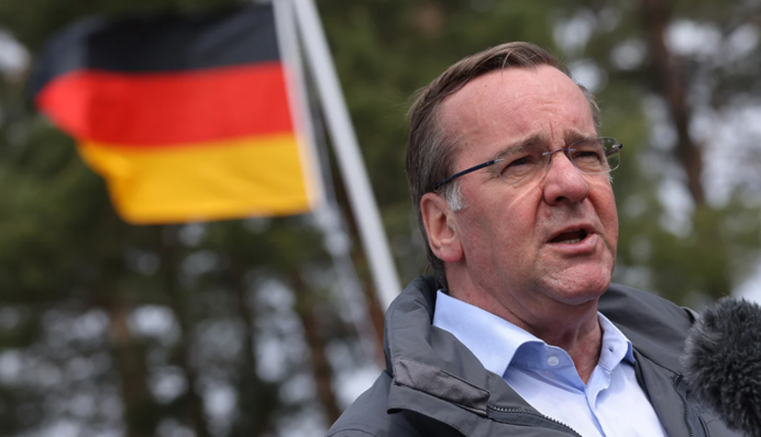 Министр обороны Германии отрицает блокаду помощи для Украины