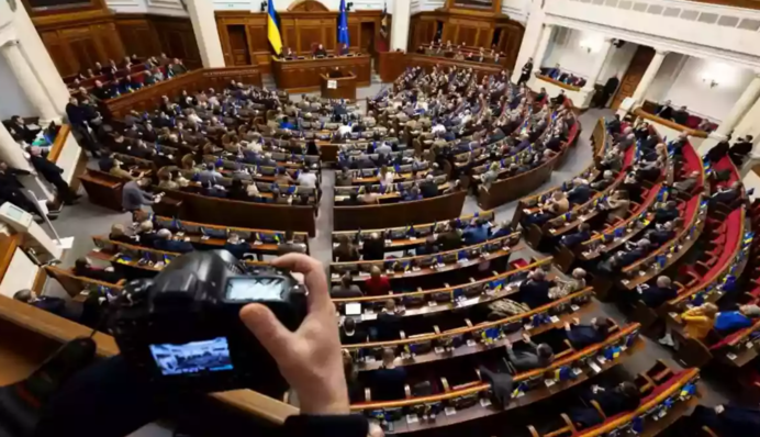 Рада открыла для журналистов доступ к работе парламентских комитетов