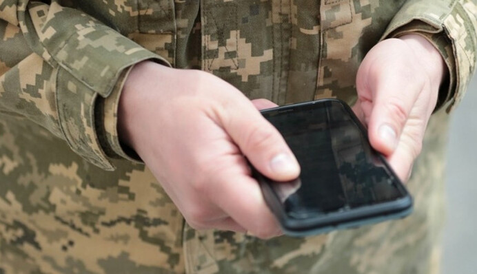 ​Чи мають право в ТЦК забирати телефони: у Сухопутних військах ЗСУ пояснили