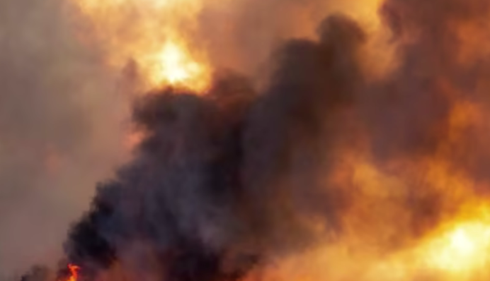 Нова атака БПЛА на нафтобазу: у Саратовській області ввели режим НС