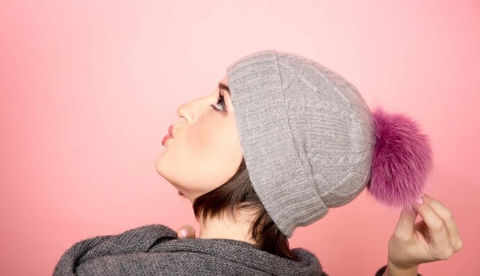 Бубон, бумбон и баламбон: как правильно называть деталь на шапке