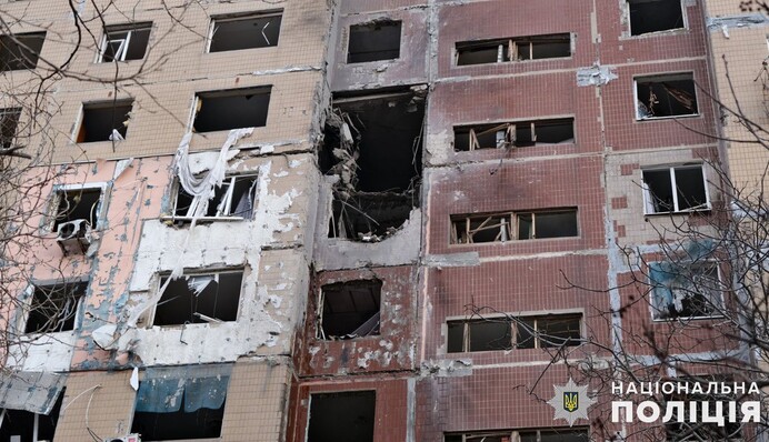 ​Росіяни скинули авіабомбу на багатоповерхівку Краматорська: серед поранених є двоє дітей