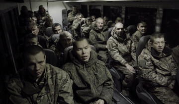 ​Знайдені у підвалах: азовці взяли в полон два десятки окупантів під час боїв біля Торецька