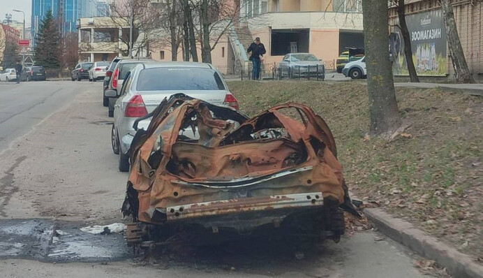 Из Киева уберут автомобили, пострадавшие в результате вражеских обстрелов
