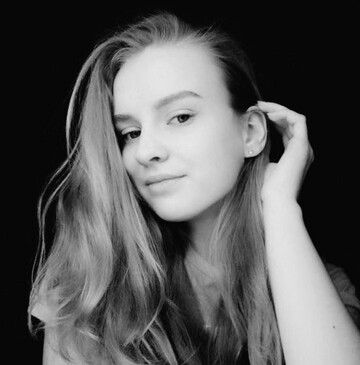 У лікарні Кривого Рога померла 22-річна дівчина: дві рідні їй людини загинули відразу після удару