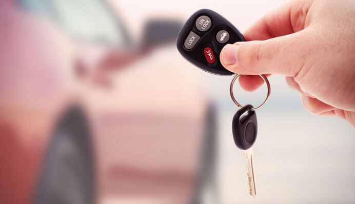 У чиновниці податкової з Івано-Франківщини конфіскують люксове авто за 3 млн грн: деталі