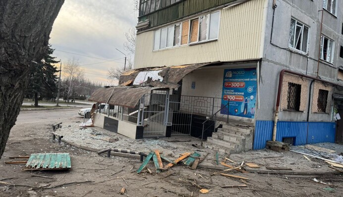 ​Дев'ять 250-кілограмових бомб по Костянтинівці: унаслідок удару росіян є жертви