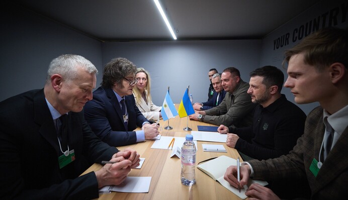 "Усилия для достижения мира": известно, о чем говорили Зеленский и Милей