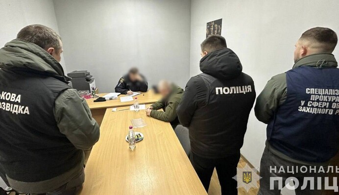 Более 13 миллионов незаконных выплат: подозрение получили 13 военных чиновников