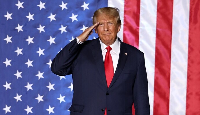 54% украинцев в целом положительно отнеслись к президентству Трампа