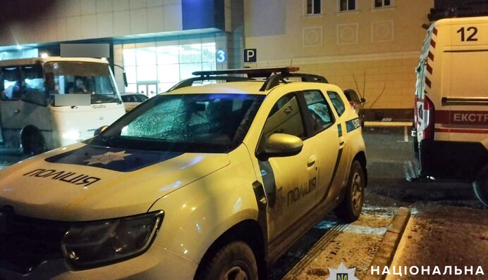 ​У Полтаві в одному з ТРЦ чоловік вистрибнув з четвертого поверху