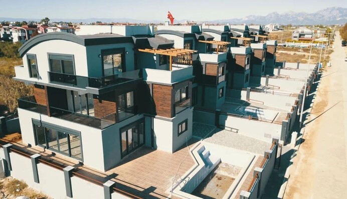 Купив за 300 тисяч вольєр для собак: спливли нові подробиці про затриманого головного психіатра ЗСУ