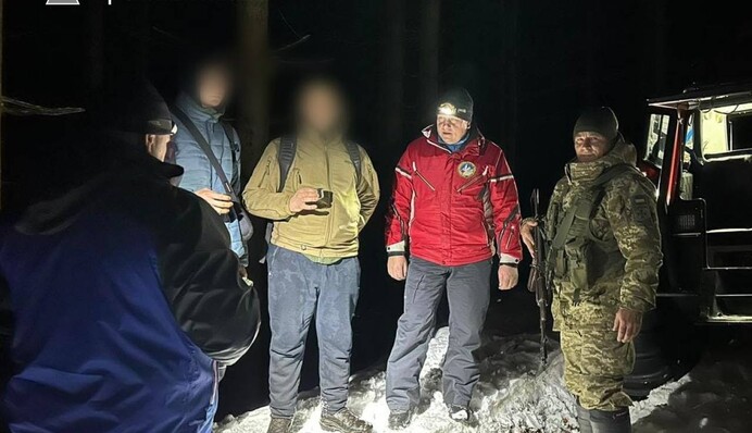 И снова заблудились: пограничники нашли в горах уклонистов, направлявшихся в Румынию.