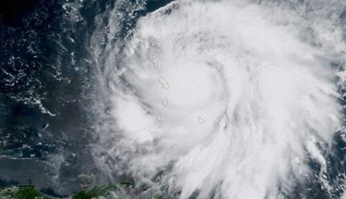 У Північній Ірландії через руйнування, спричинені штормом, 75 тисяч людей залишаються без світла