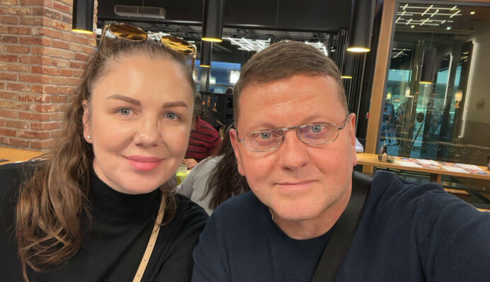 Залужный согласился с женой и выставил на аукцион ценную вещь