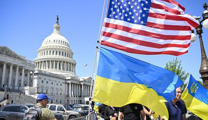 Українська письменниця вказала на важливий висновок у історії з USAID