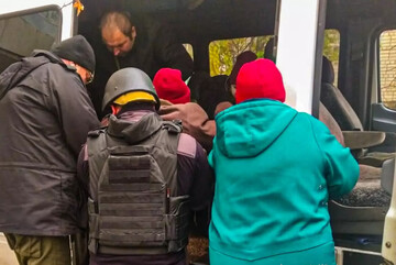 ​З Дворічної волонтери та влада вже не можуть вивезти цивільних